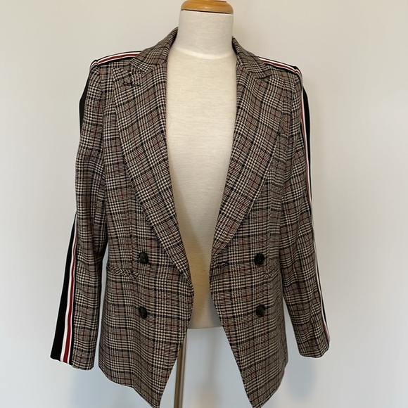 NWOT SOSKEN - Made in Canada - Plaid Blazer. Size 2, equivalent size L - Picture 6 of 11